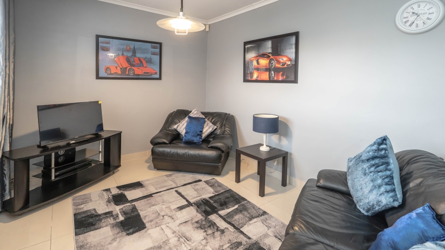 6 Bedroom Property for Sale in Rouxville Western Cape